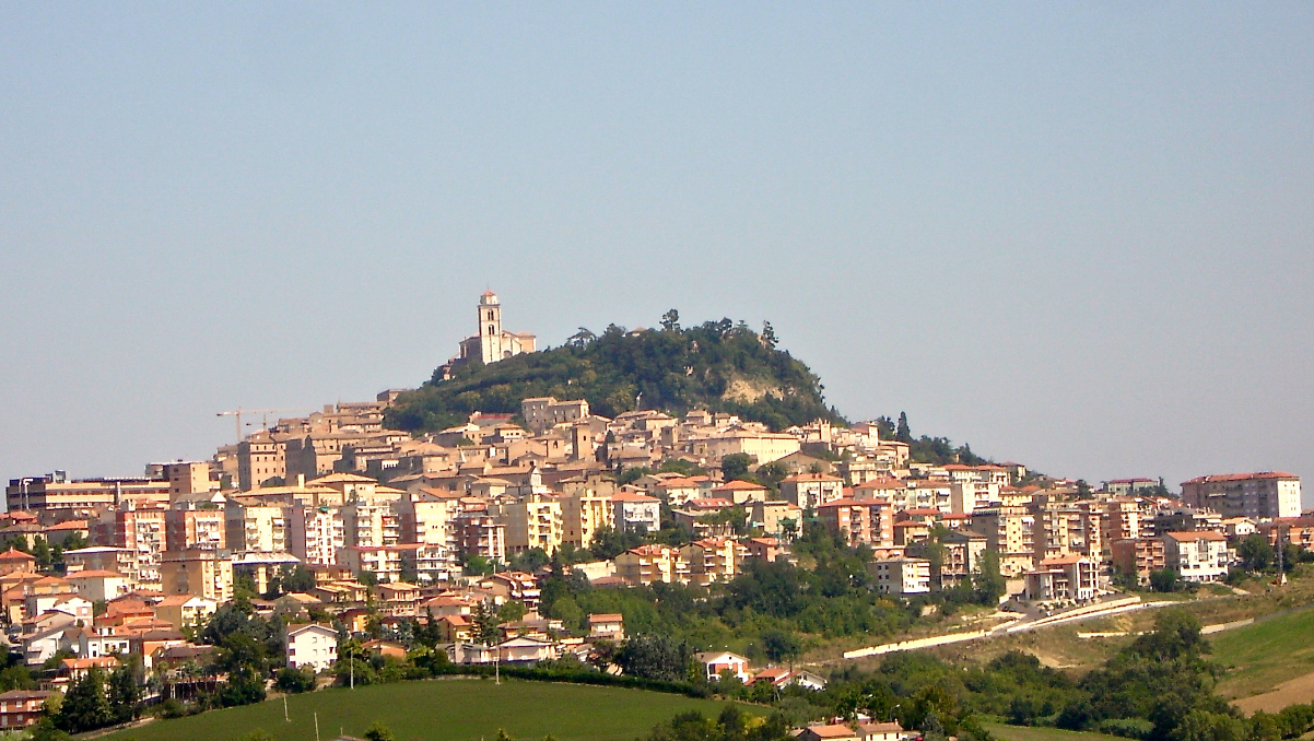 Fermo, oltre 680 attività economiche hanno chiuso in tre lustri. Commercio, agricoltura e manifatturiero i settori più esposti