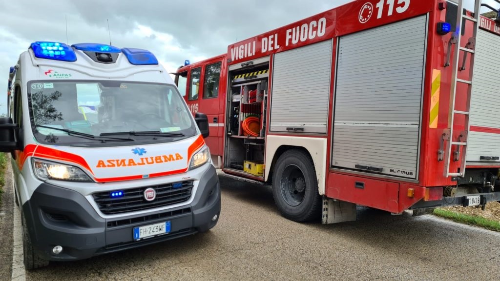 Non risponde al telefono, trovato senza vita nel suo appartamento