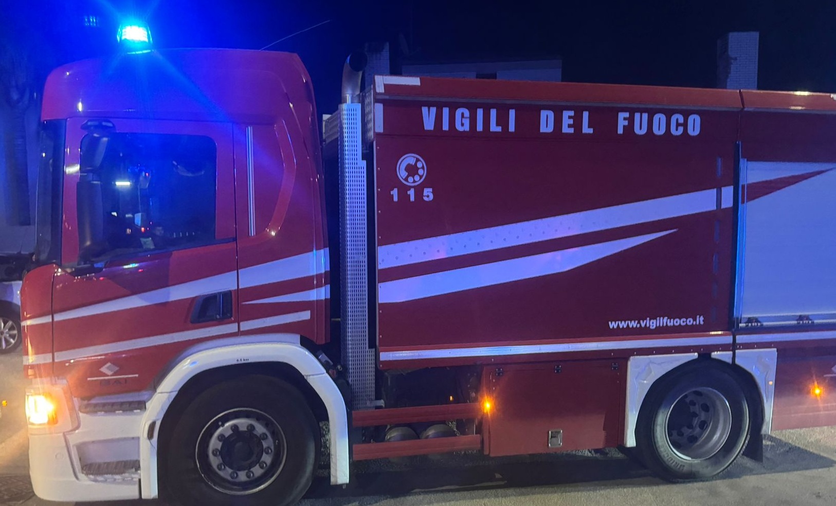 Incendio in un’abitazione a Sant’Elpidio a Mare, evacuato un inquilino