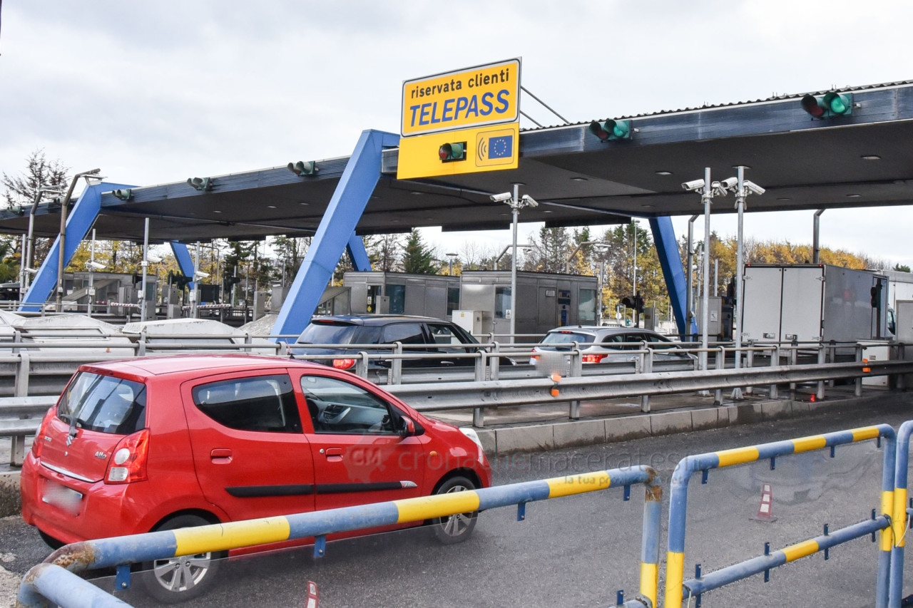 A14, chiusura notturna in entrata per il casello di Porto San Giorgio