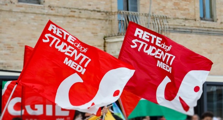 In ricordo di Giuseppe Lenoci, presidio della Rete di Studenti Medi