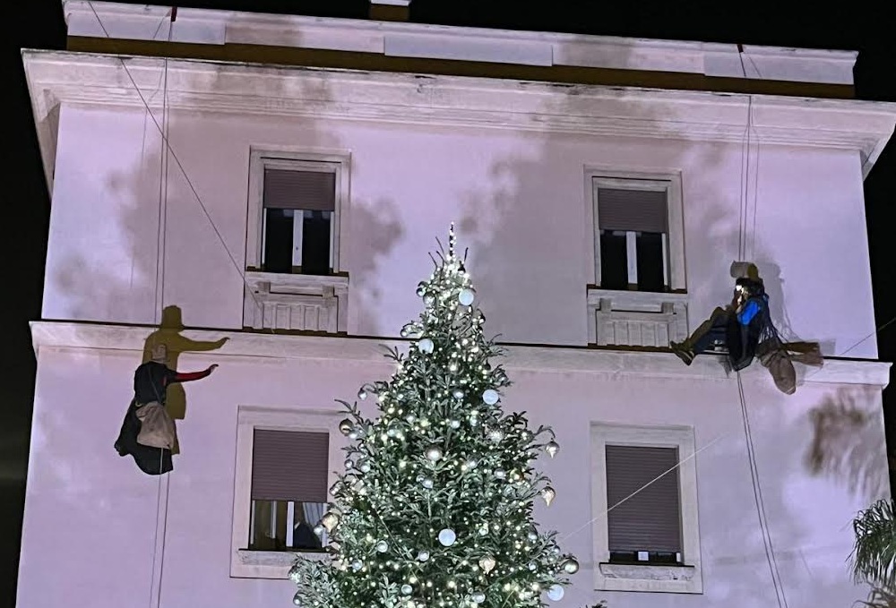 Lo spettacolo delle Befane acrobatiche in piazza Matteotti rinviato all’11 gennaio