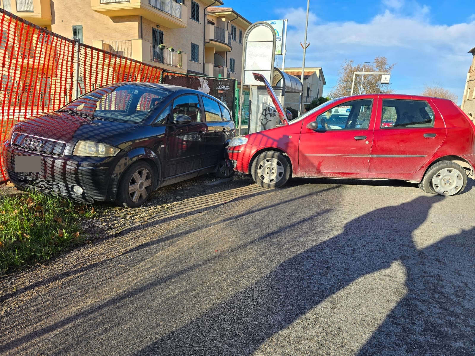 Impatto in via Molini, code e rallentamenti