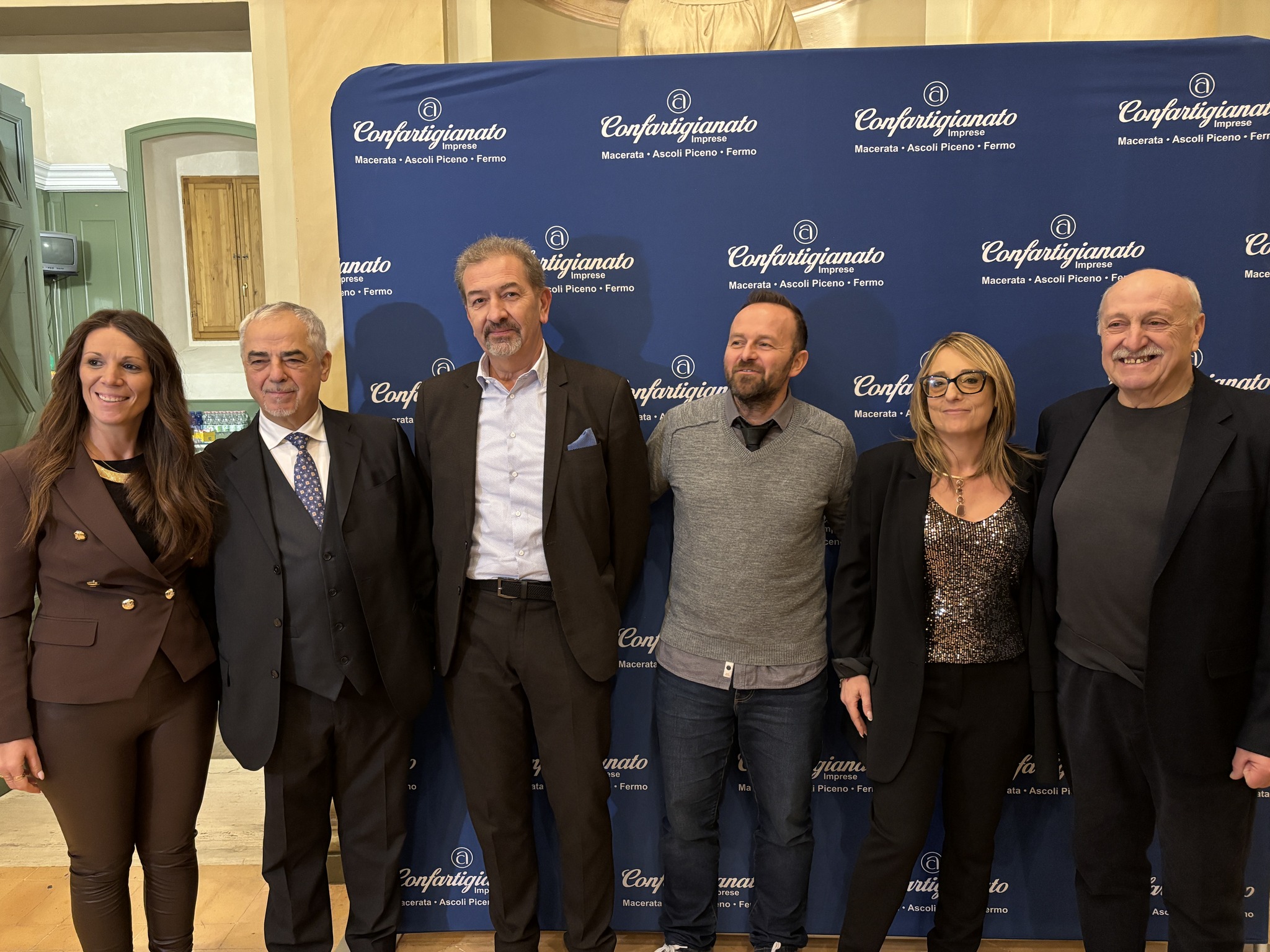 «Ragazzi, non ammalatevi cercando la perfezione. Giusto sbagliare» Enrico Galiano entusiasma la platea del “Ventidio Basso”