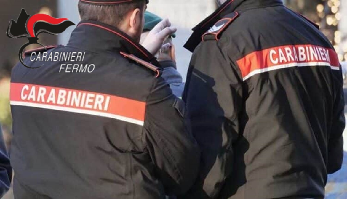 Va dalla madre violando il divieto di avvicinamento, scatta il braccialetto elettronico: arrestato