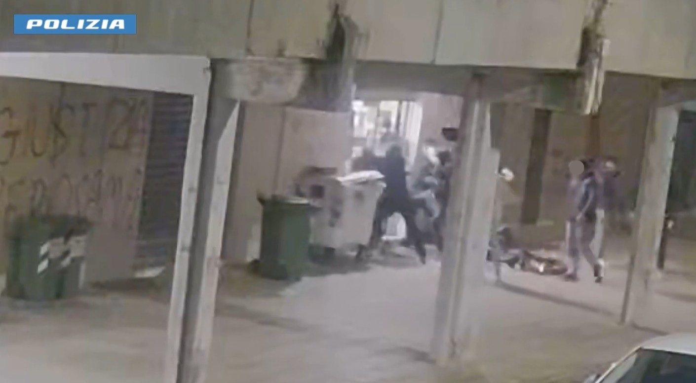 Rapine a mano armata con machete e cani da combattimento: quattro arresti della Polizia nel Fermano