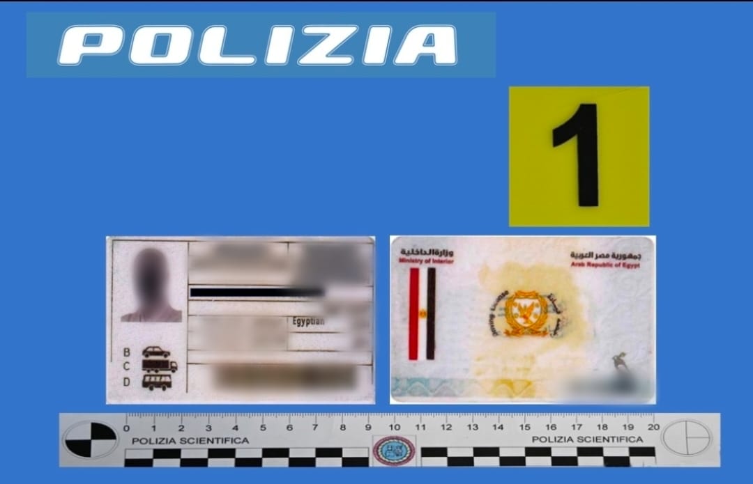 La Polizia lo segue dopo il controllo: quando si mette al volante scatta il ritiro della patente. Gli agenti ne sequestrano anche una falsa