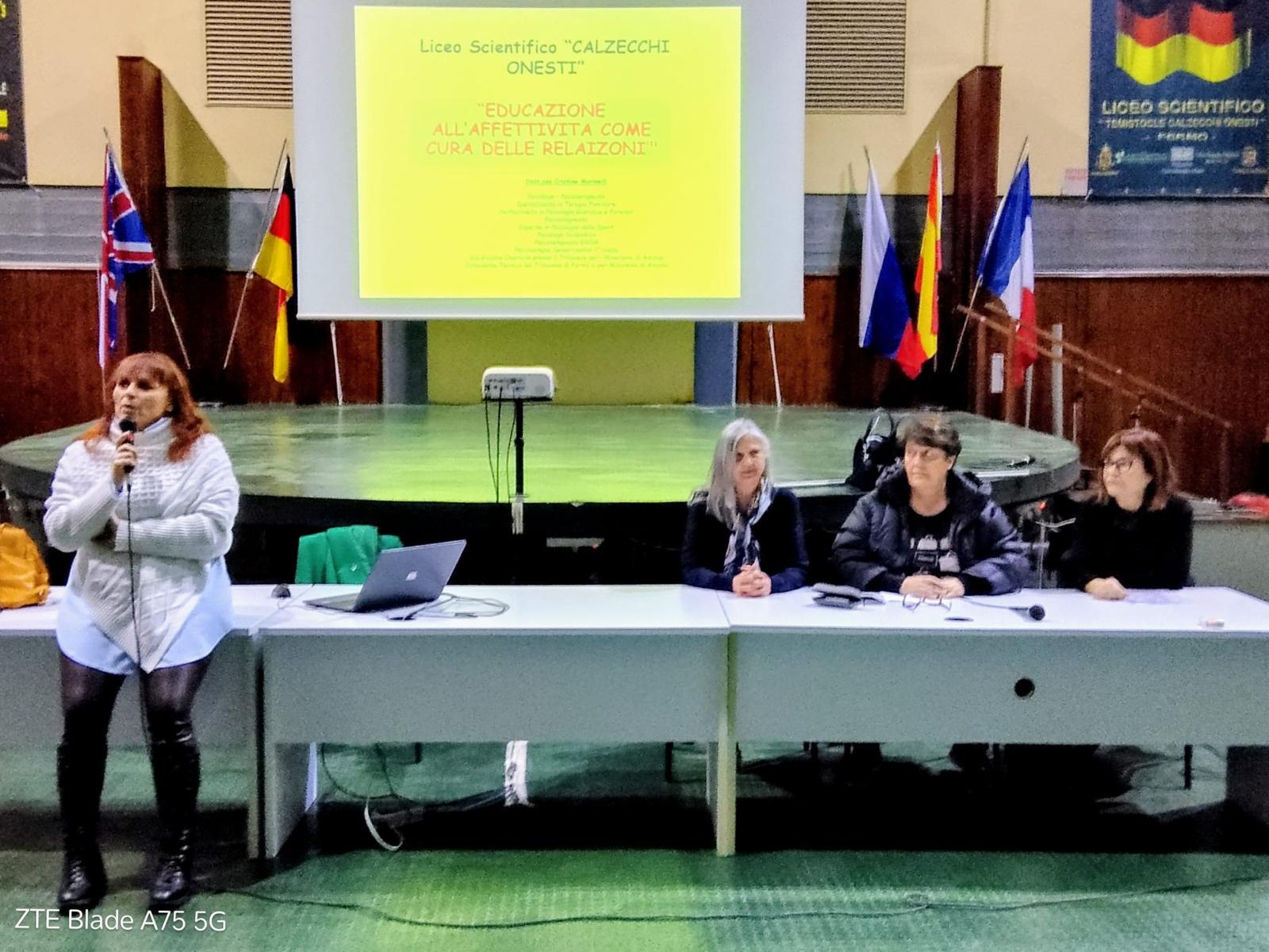 “Educare all’affettività come cura delle relazioni”, primo incontro allo Scientifico