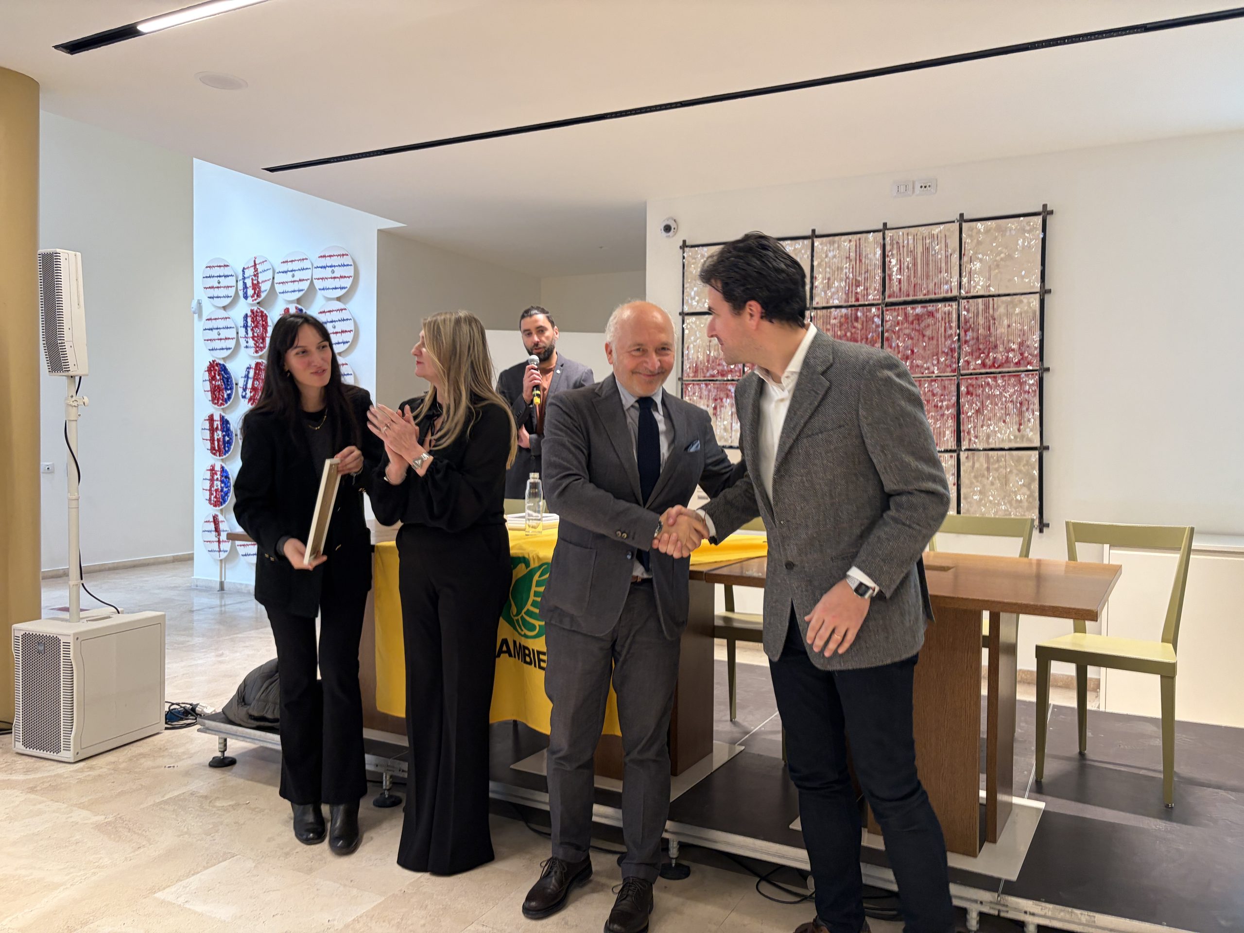 Monteleone premiato da Legambiente come miglior Comune riciclone delle Marche