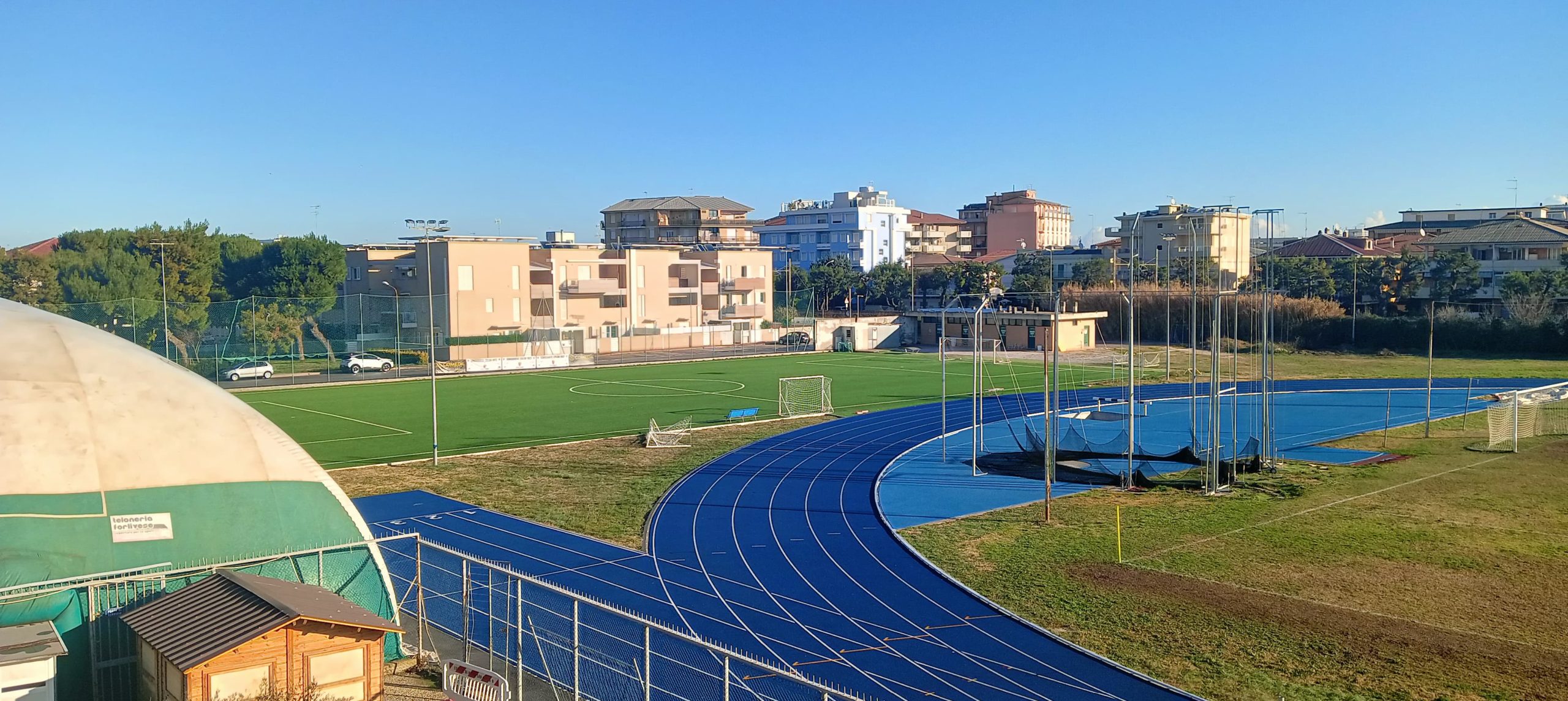 Porto San Giorgio, terminati i lavori all’impianto di illuminazione del campo sportivo in via D’Annunzio