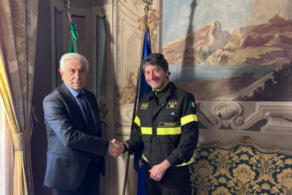 Vigili del Fuoco di Fermo, il nuovo comandante è Donatello Di Marzo. Incontro con il prefetto D’Alascio