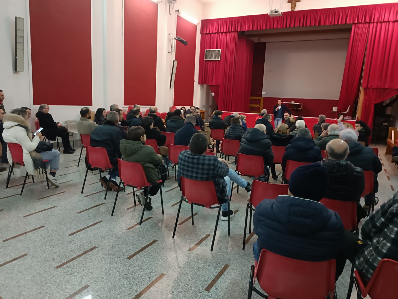 Scuola a Casette d’Ete, Greci: «Rimodulare gli spazi della scuola Della Valle è l’unica soluzione immediata e concreta»