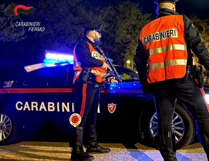 Guida con la patente revocata e scappa all’alt dei Carabinieri, denunciato un automobilista