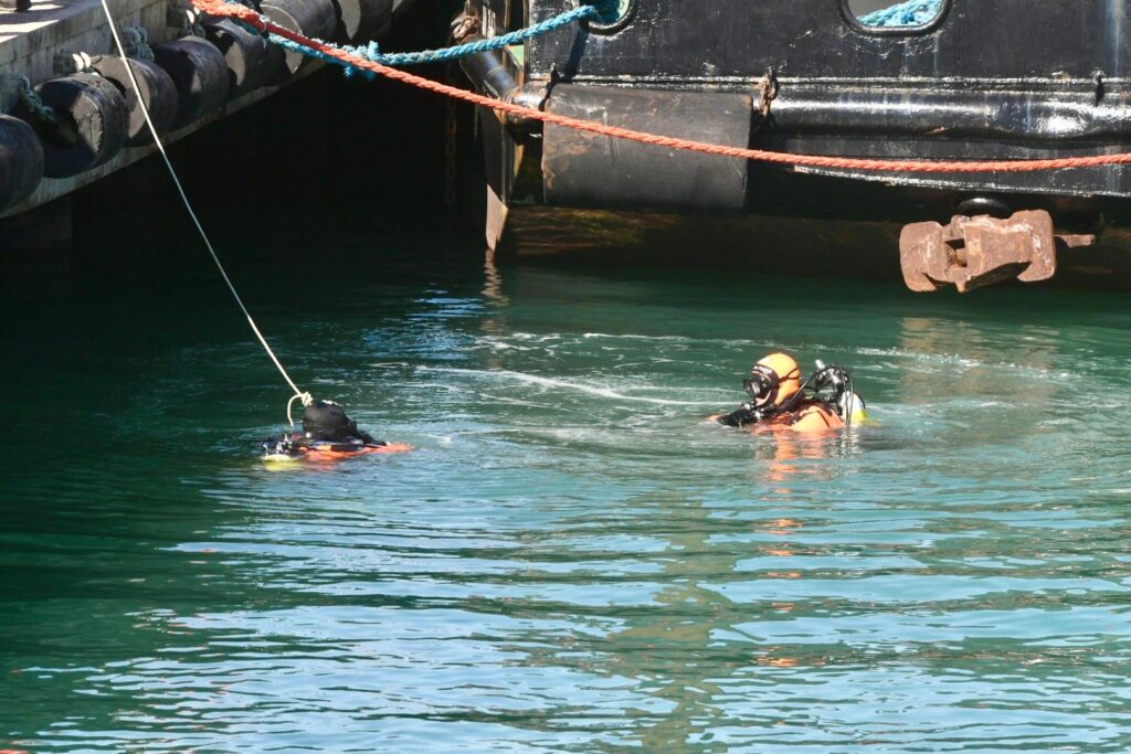 Ventenne scomparso al porto, i sommozzatori hanno trovato il corpo