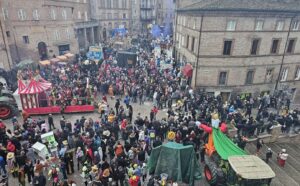 Boom di presenze al Carnevale de li Paniccià di Amandola