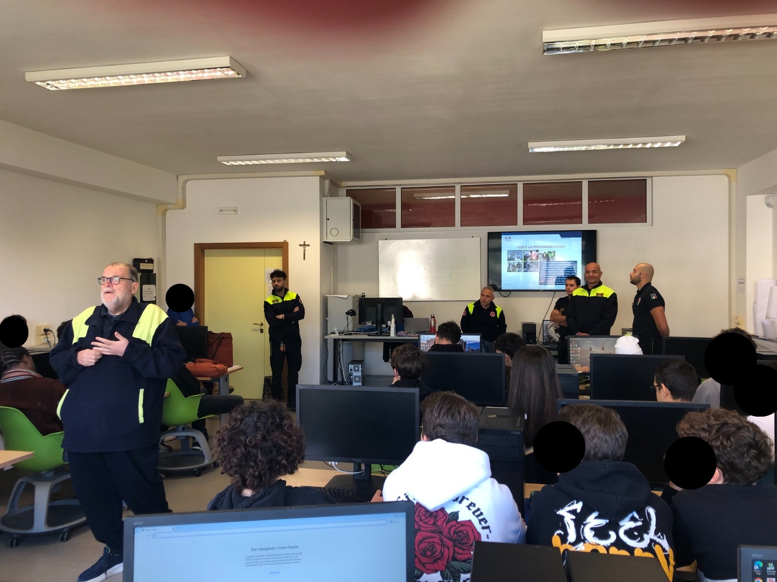 All’Itet “Carducci-Galilei-Cpia” la Protezione civile forma i futuri geometri: dalla teoria alla pratica per la cultura della sicurezza