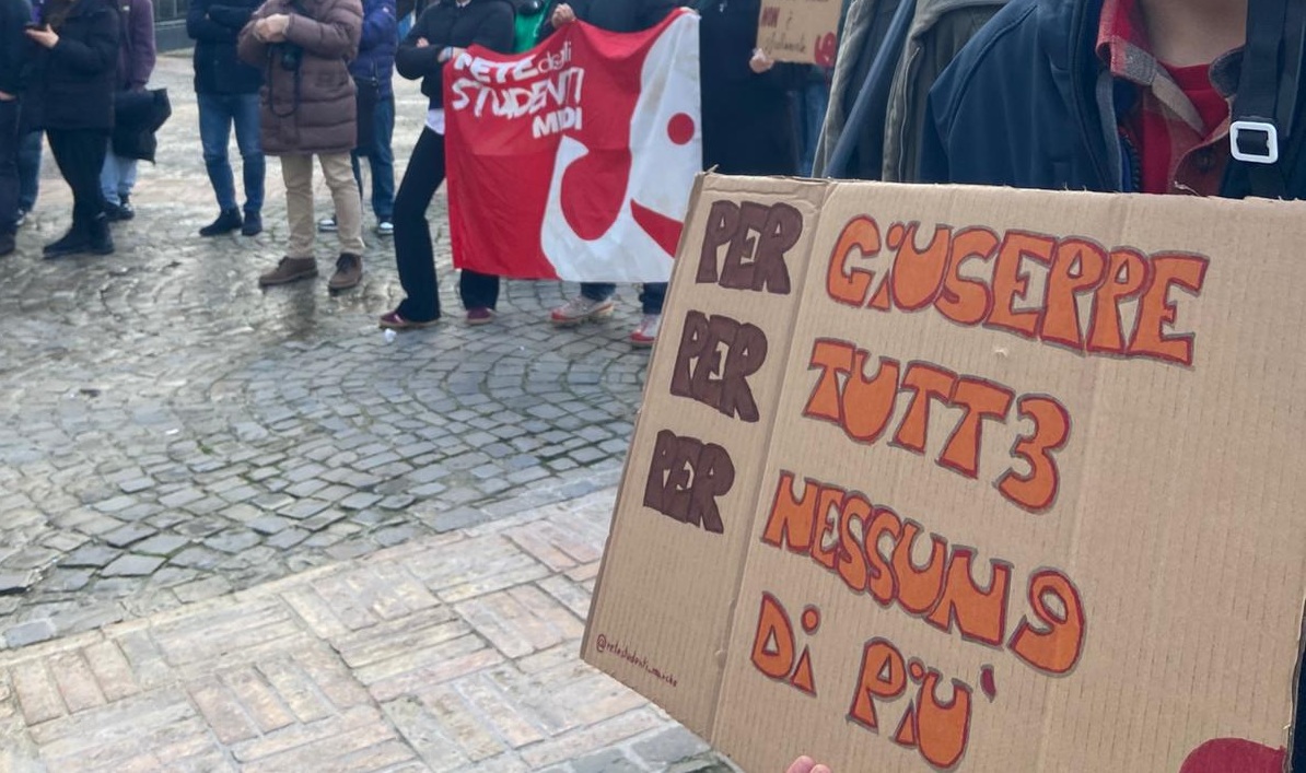 Ricordo di Lenoci, Rete Studenti Medi: «In piazza per lui, vogliamo un orientamento sicuro»