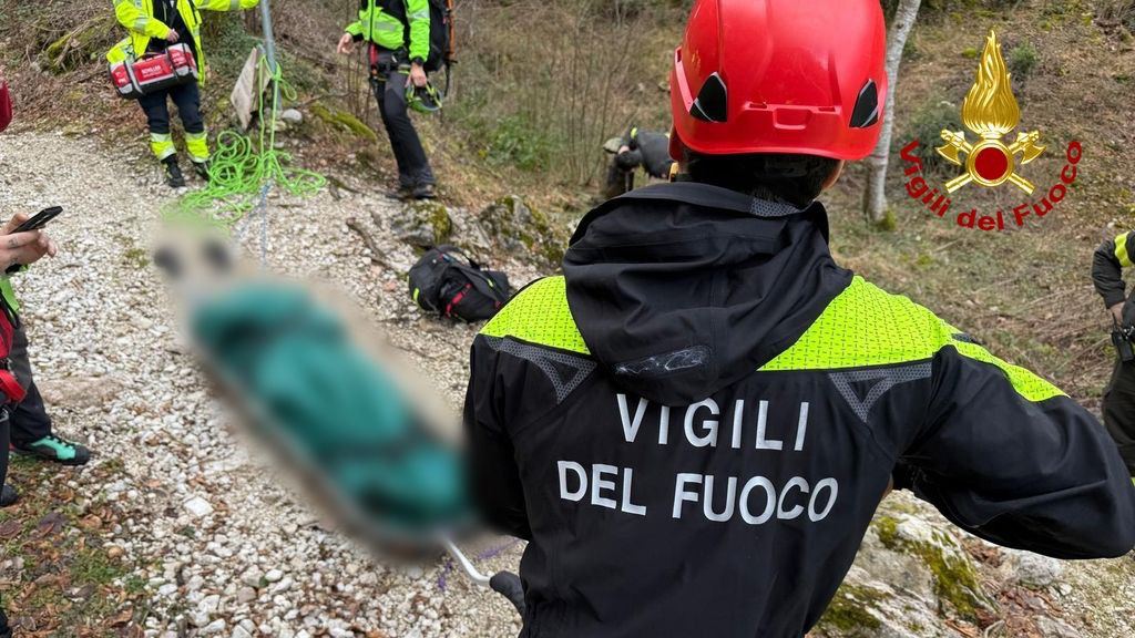 Scoperta choc di tre escursionisti: uomo trovato morto in montagna