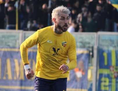 Fermana, un poker che fa esplodere il Recchioni. Montegranaro, ko e polemiche