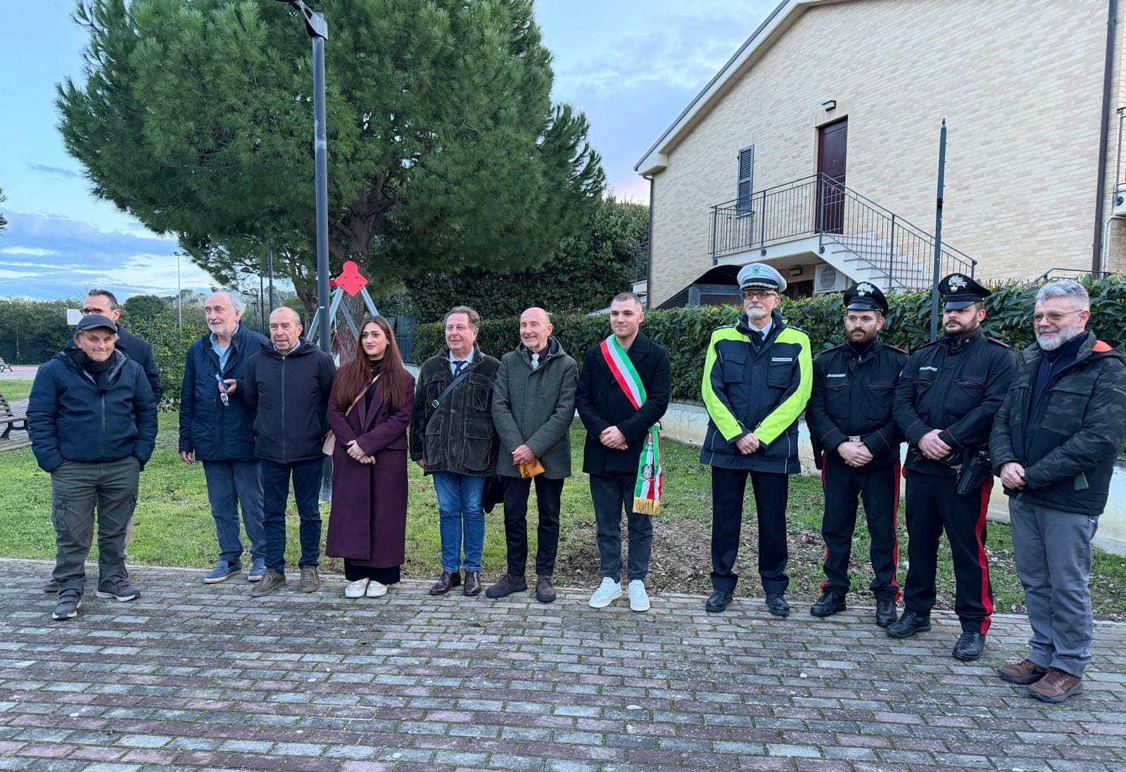 “Giorno del ricordo”, svelata la targa nel giardino Micheletti e deposta la corona d’alloro per i Martiri delle foibe