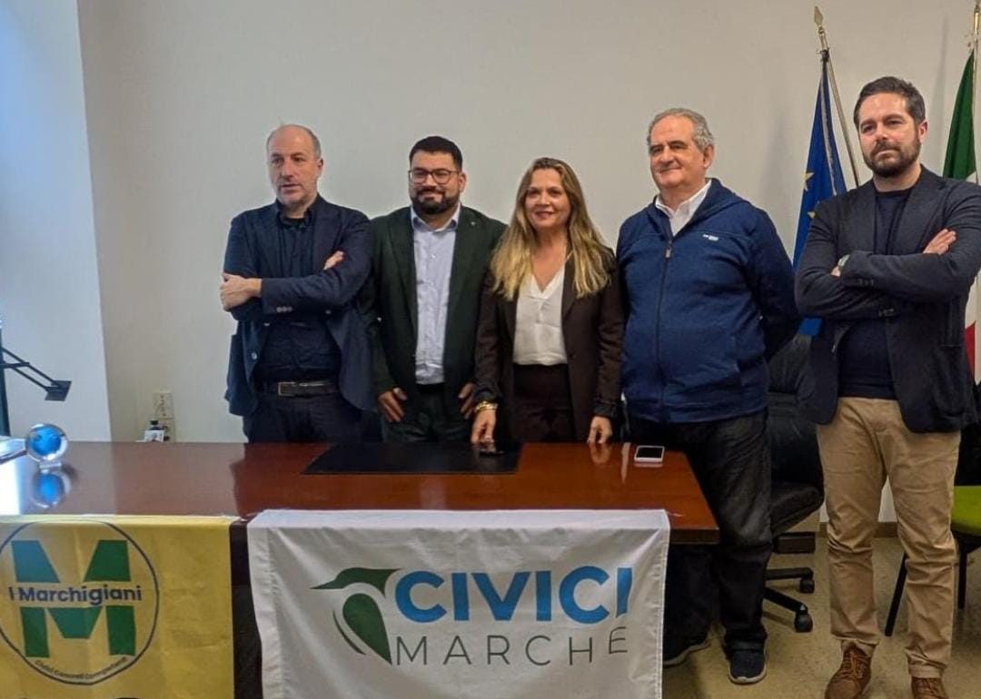 Collaborazione “I Marchigiani per Acquaroli” e “Civici Marche”: stretta di mano tra Calcinaro, Sebastiani e Rossi