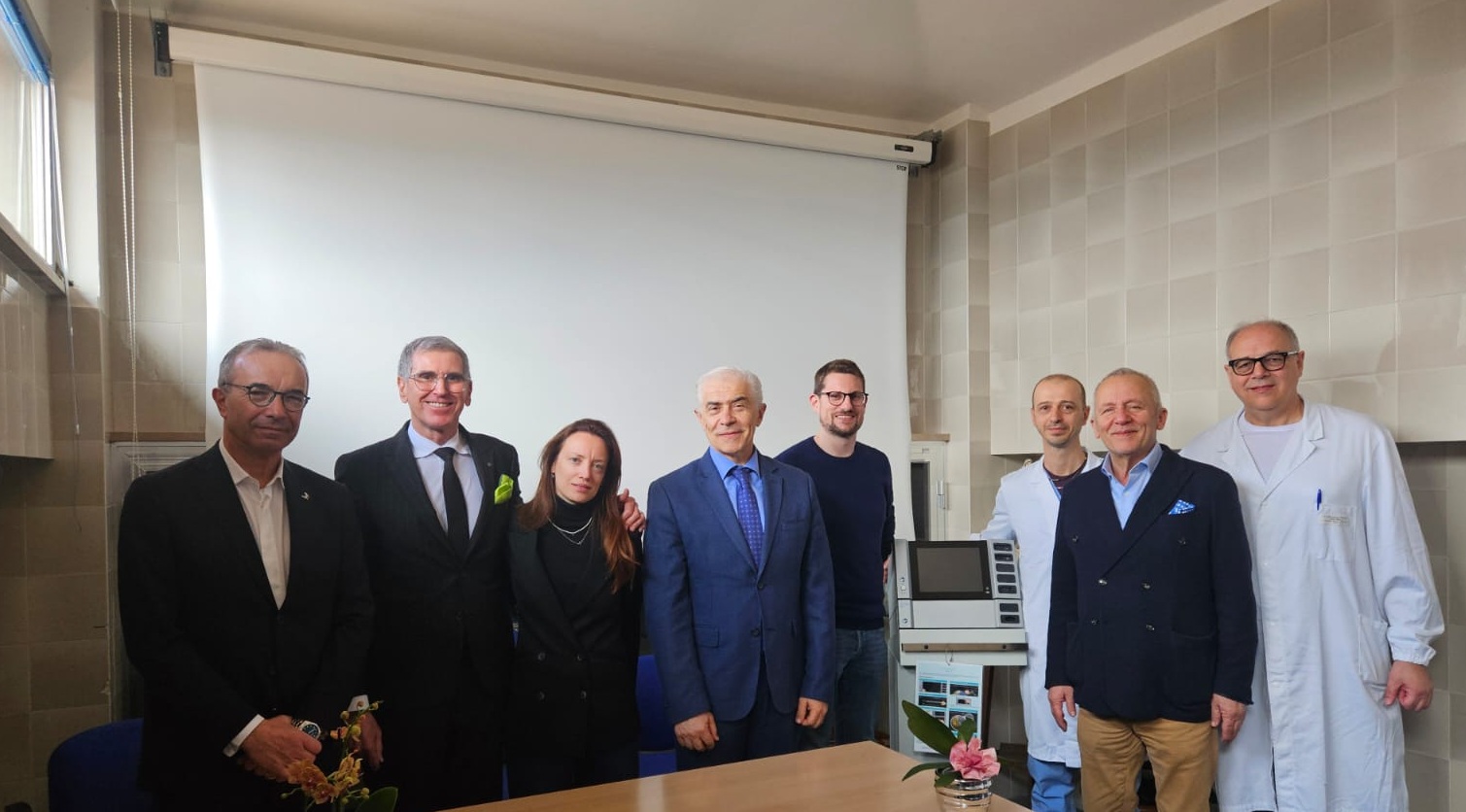 Ora la Gastroenterologia ha anche un idrodissettore high-tech. Macarri: «Vantaggi con la resezione di polipi ‘en bloc’»