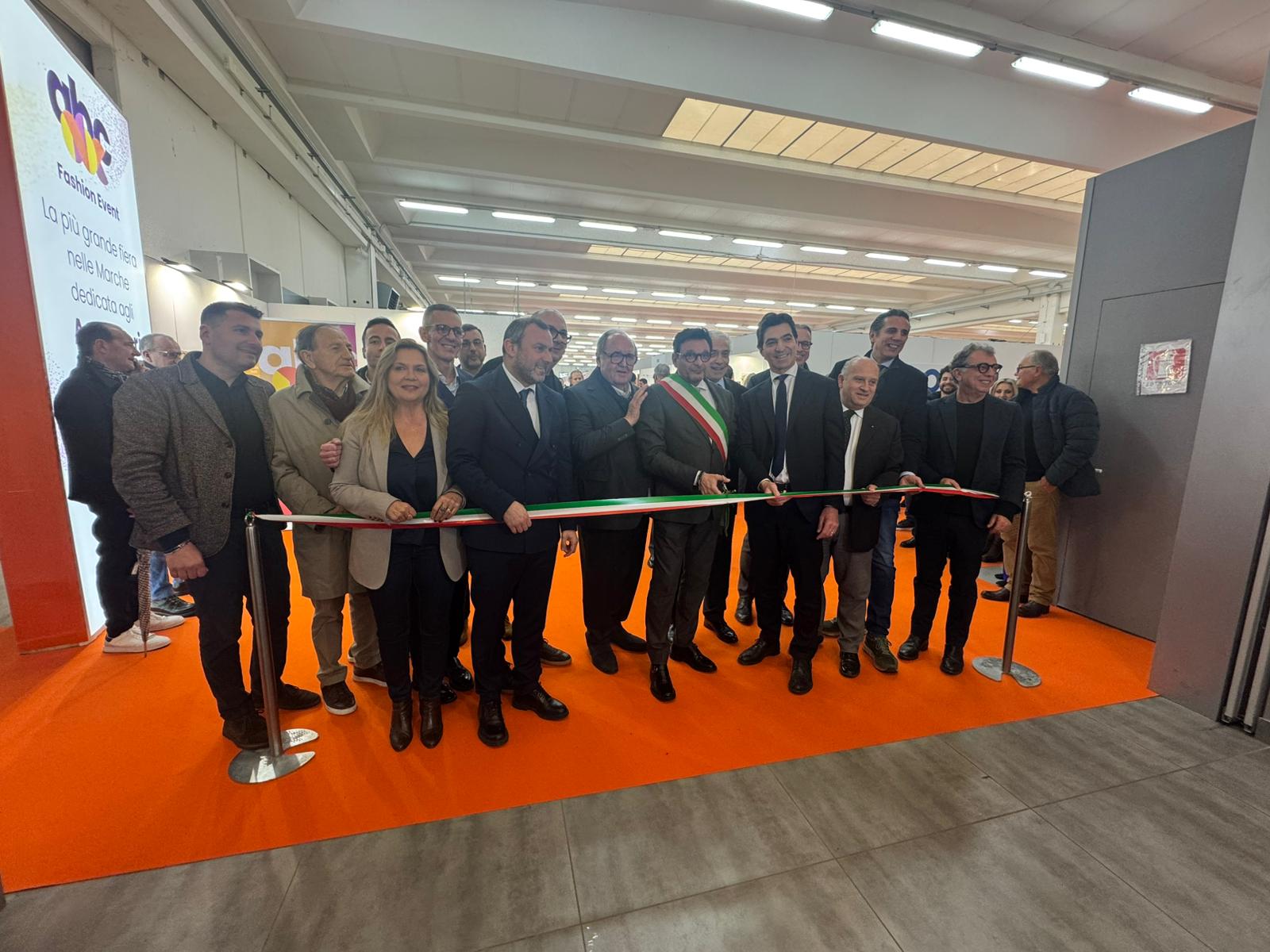 Abc Fashion event 2026, partiti! Fenni: «Fiera eterogenea ma il Calzaturiero ha bisogno d’aiuto» (Video e Foto)