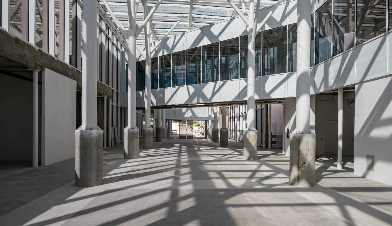 Nuovo ospedale, partite le gare per arredi e tecnologie. Calcinaro: «Al lavoro anche per più posti letto e personale nel Fermano»