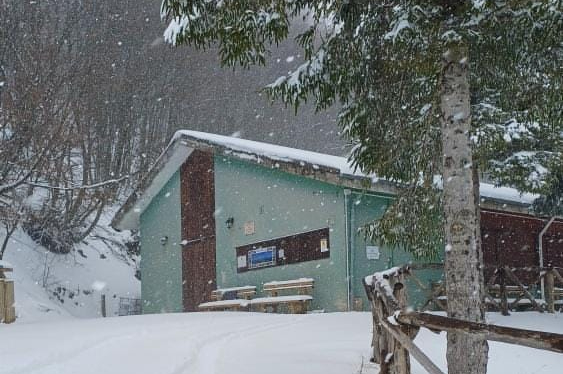 Altro che primavera: neve ad Amandola e allerta meteo gialla fino alla costa