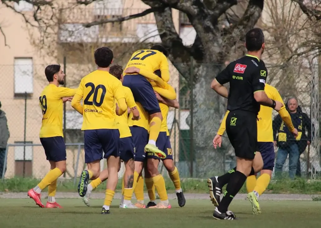 Fermana, tris a Matelica nella rincorsa al primato. Montegranaro, pari e morale a Montefano